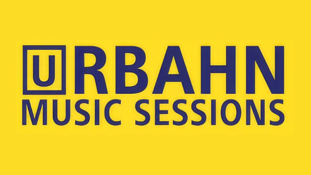 Logo der Urbahn Music Sessions: blauer Schriftzug auf gelbem Grund, das U in einem Rahmen.